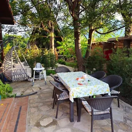Eden Garden Nar Ev Case de vacanță *